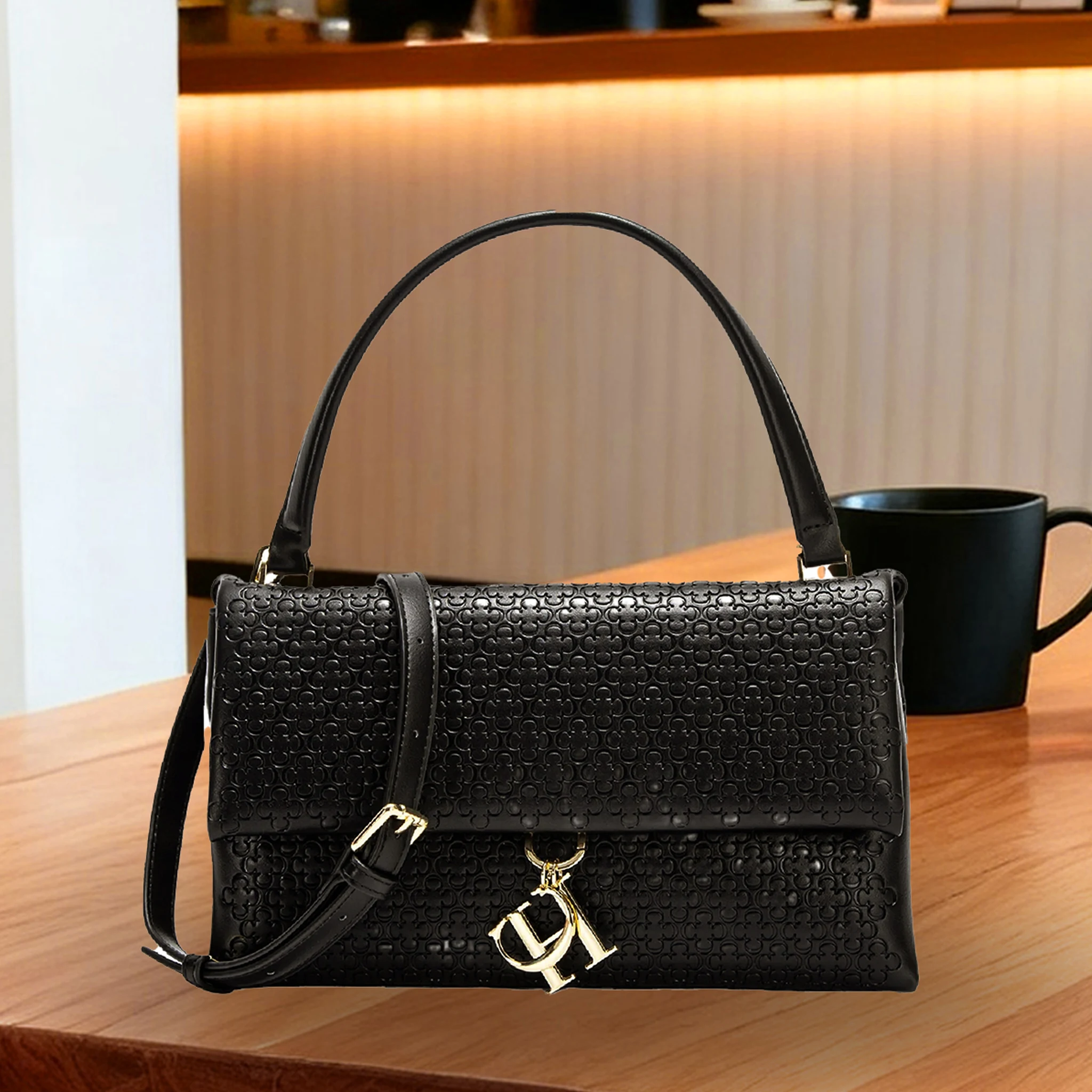 Structured Handbag Top Handle - 우아한 핸드백 모노그램 엠보싱 금속 브랜드