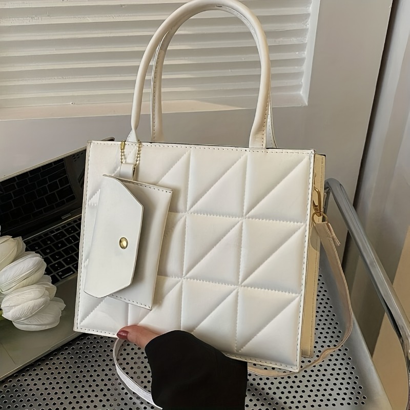 세련된 퀼트 토트백, 탈부착 가능한 파우치가 있는 구조 - Structured Handbag Top Handle 리뷰 및 가격