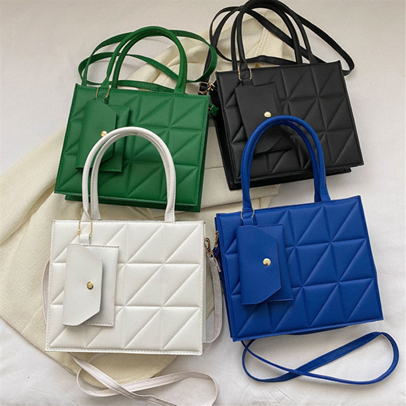 세련된 퀼트 토트백, 탈부착 가능한 파우치가 있는 구조 - Structured Handbag Top Handle 리뷰 및 가격