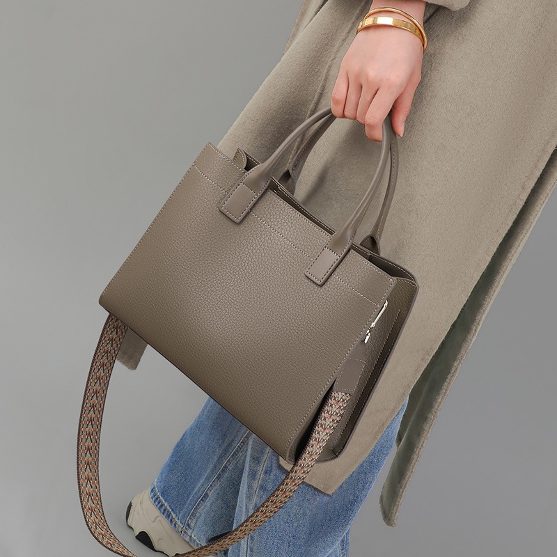 여성용 정품 가죽 새첼 백, 탑 핸들 로고 없는 구조적 - Structured Handbag Top Handle 리뷰 및 가격